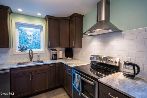 9 Veeder Drive Albany NY 12205