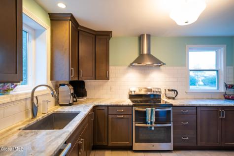 9 Veeder Drive Albany NY 12205