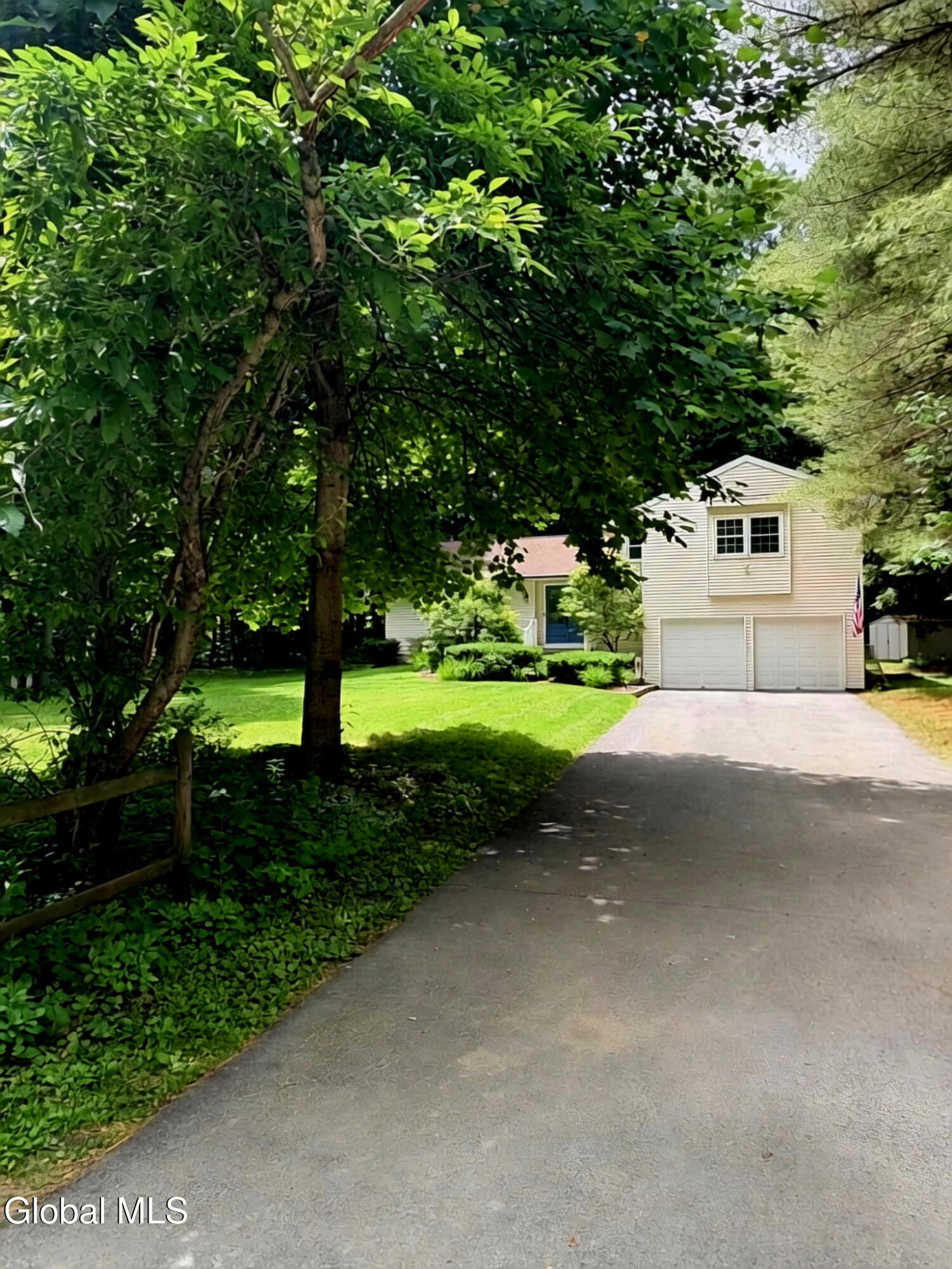 4 Woodlake Drive Gansevoort NY 12831