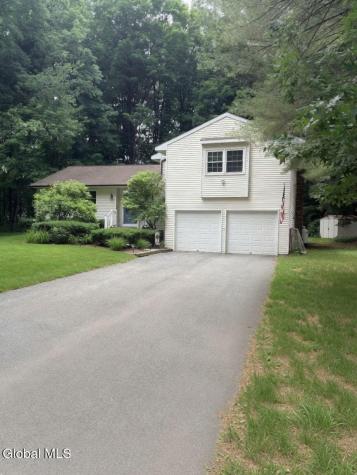 4 Woodlake Drive Gansevoort NY 12831