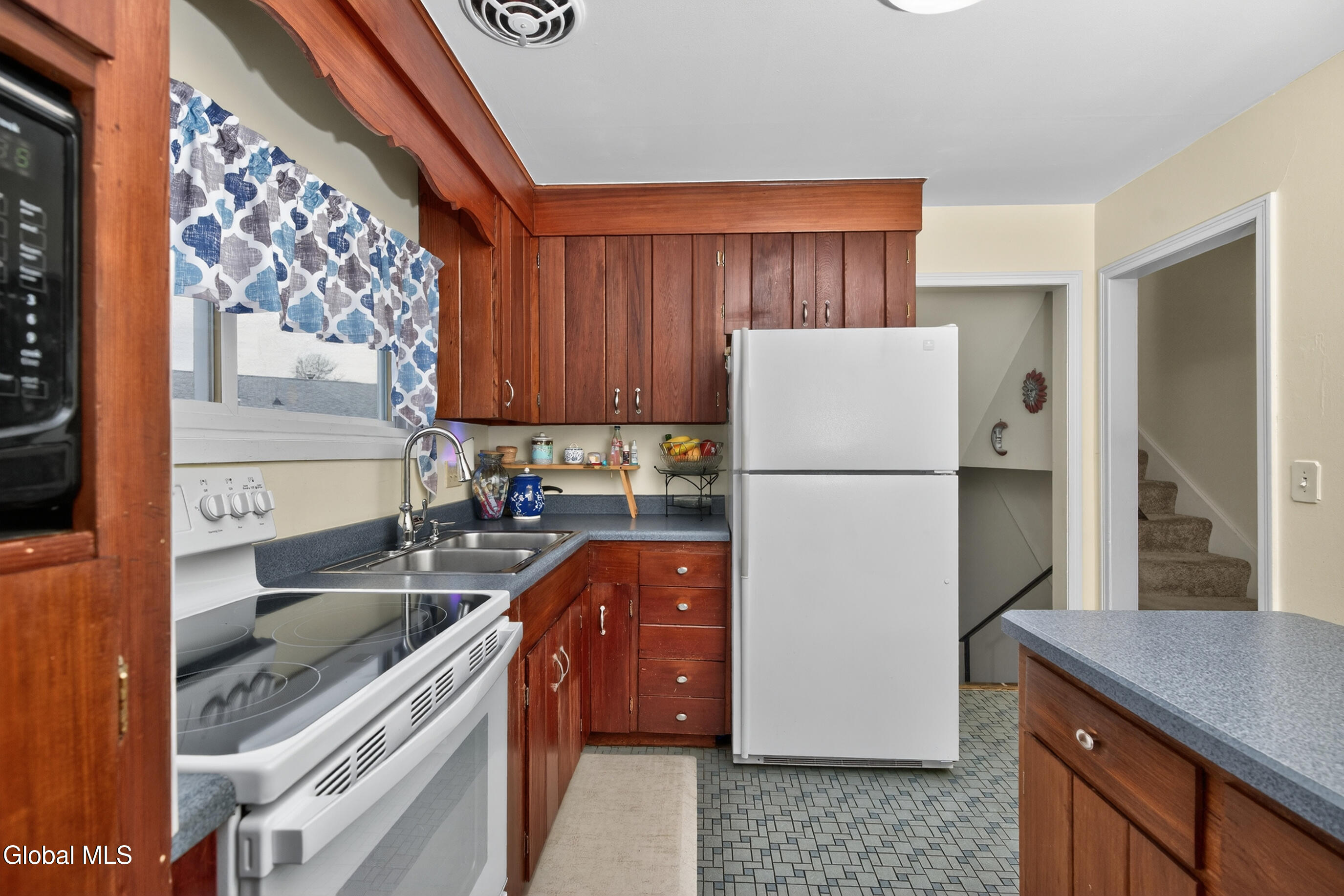 6 Nicholas Drive Albany NY 12205