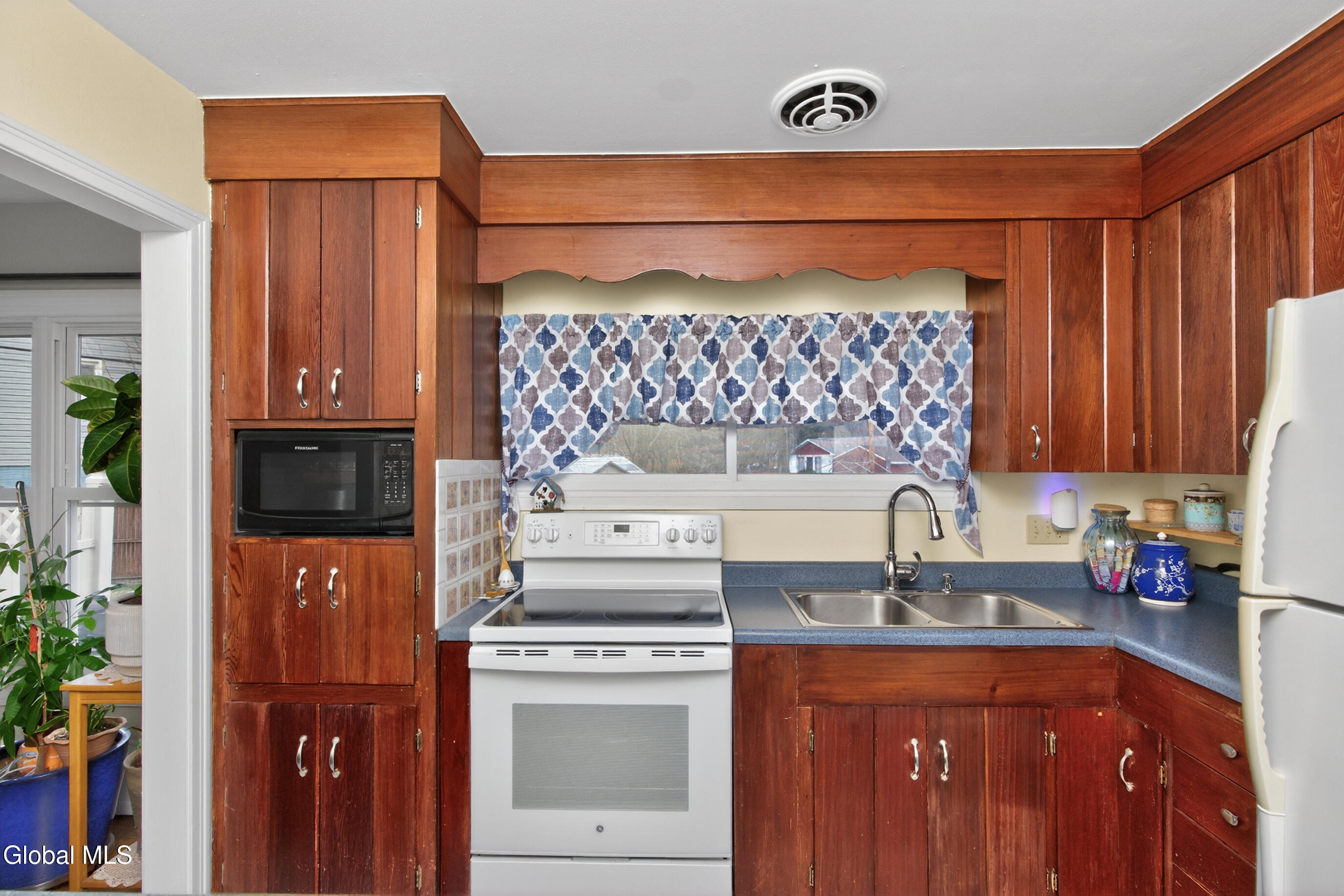 6 Nicholas Drive Albany NY 12205
