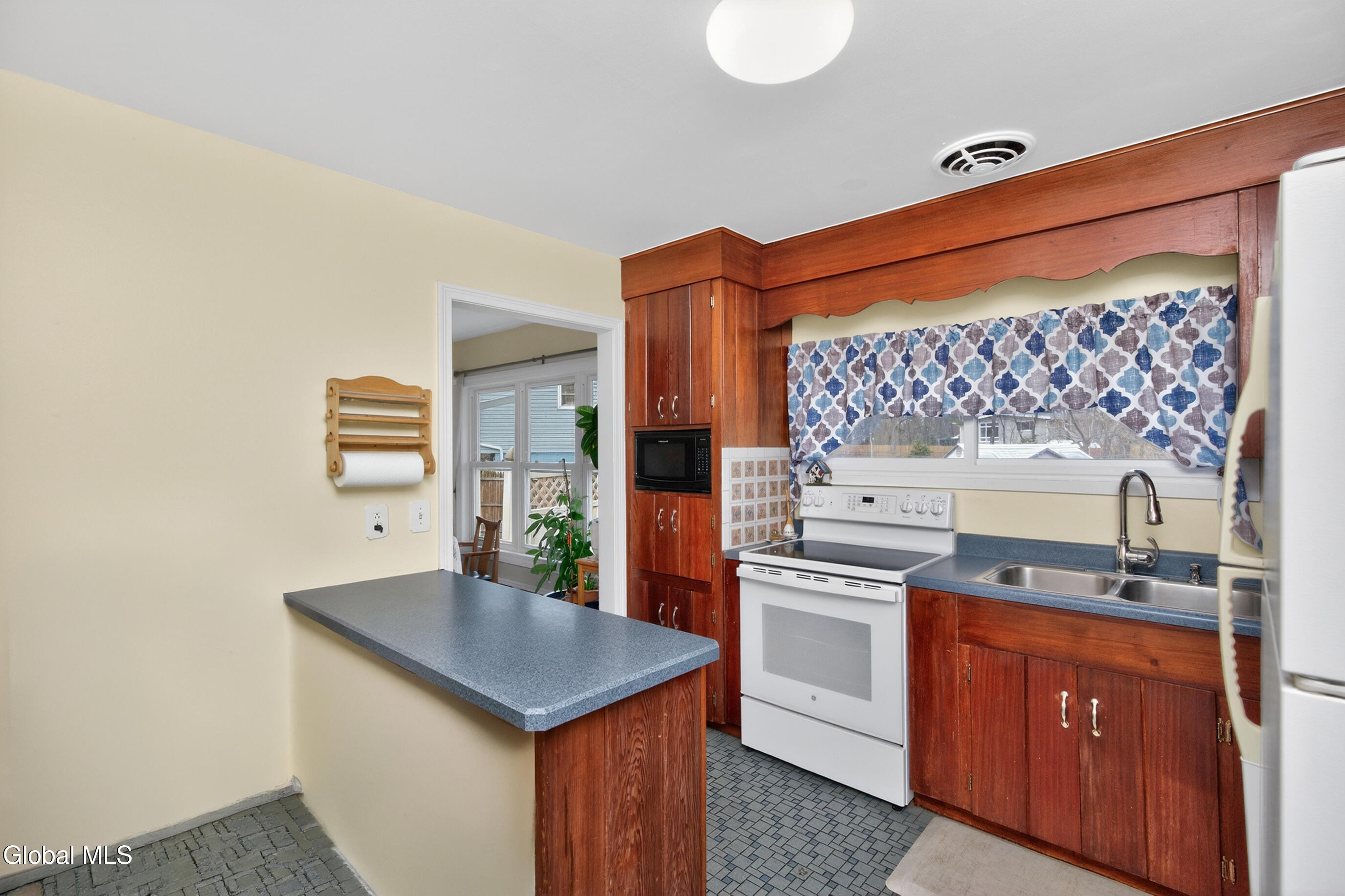 6 Nicholas Drive Albany NY 12205