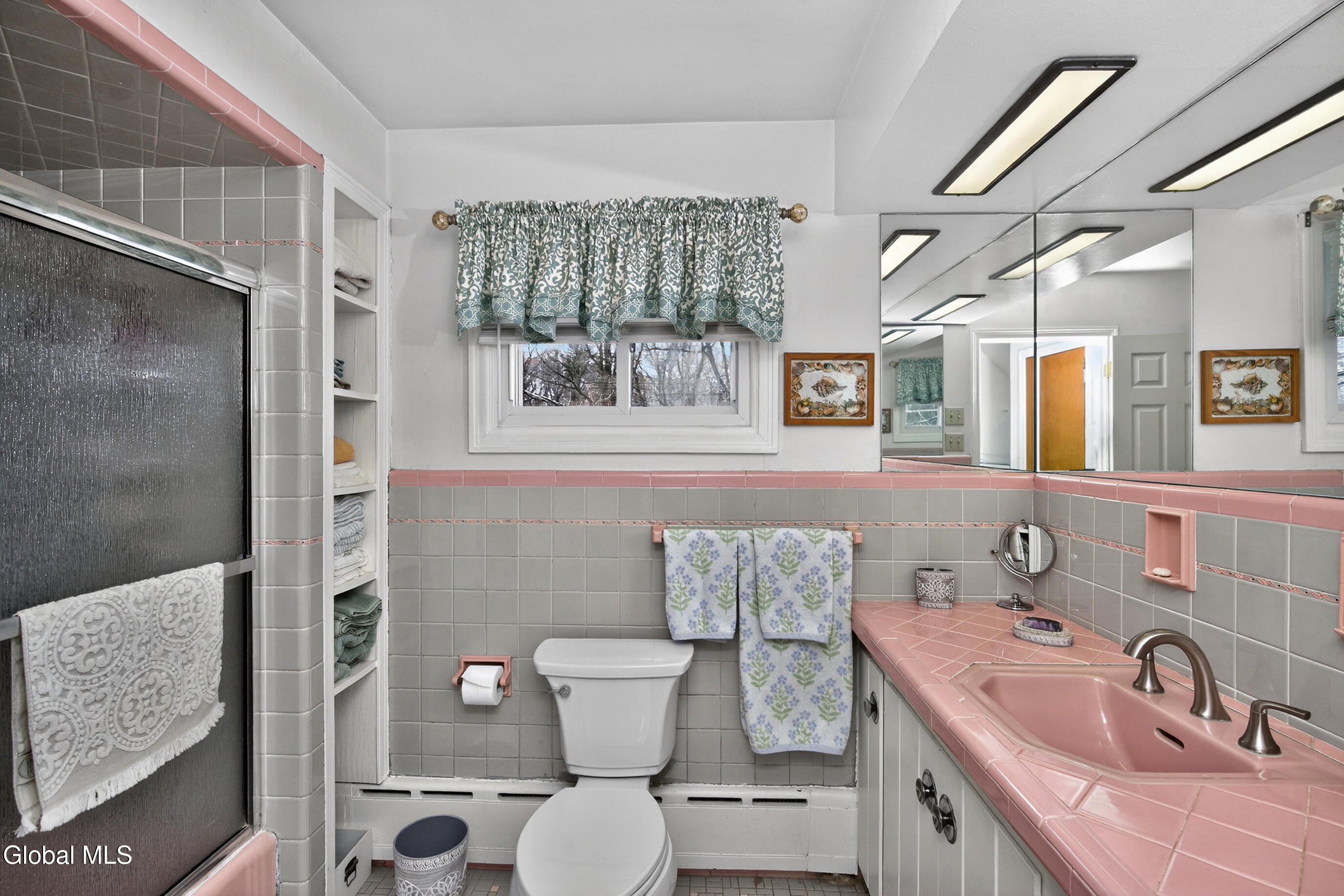 6 Nicholas Drive Albany NY 12205
