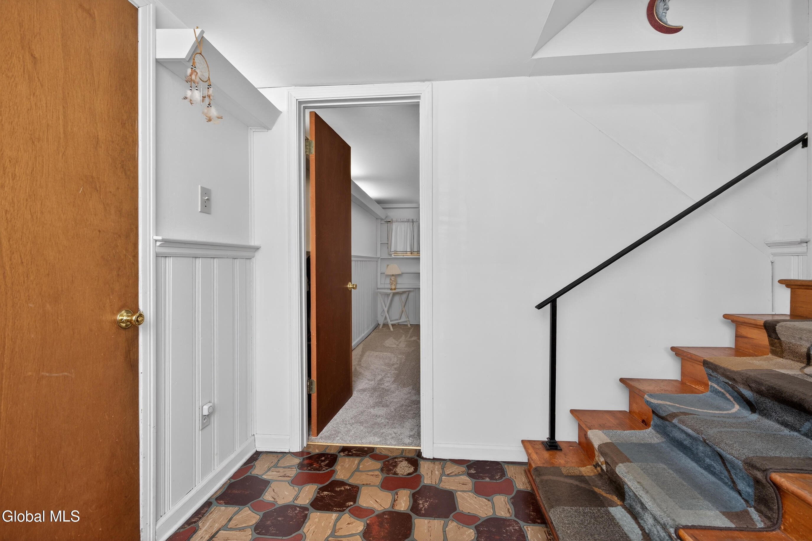 6 Nicholas Drive Albany NY 12205
