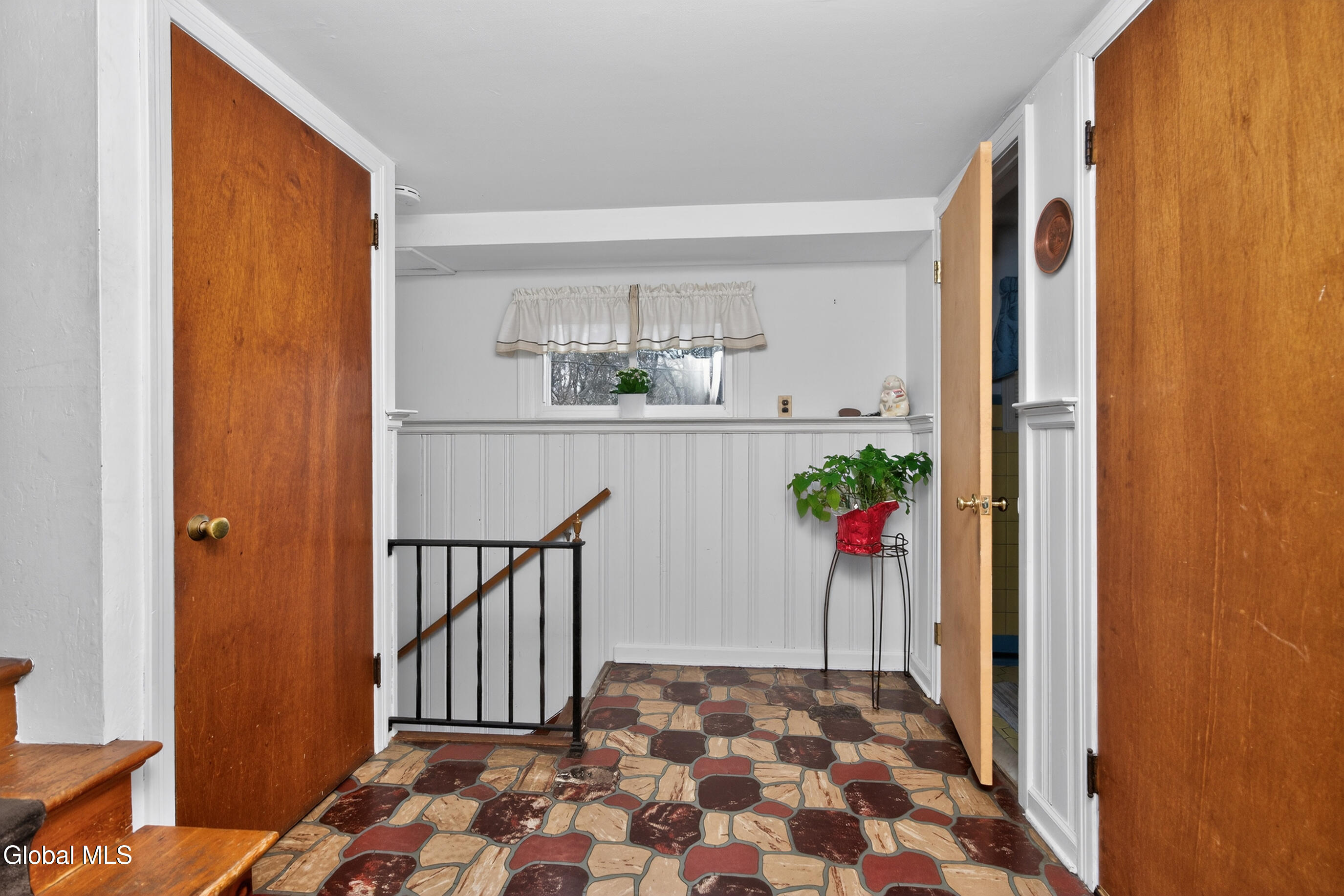 6 Nicholas Drive Albany NY 12205