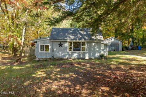 82 Log Woods Road Troy NY 12180