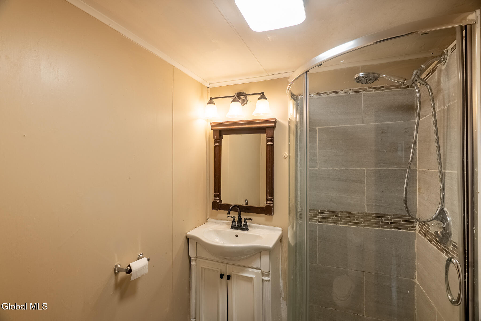 82 Log Woods Road Troy NY 12180