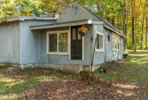 82 Log Woods Road Troy NY 12180