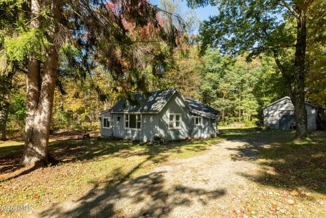 82 Log Woods Road Troy NY 12180