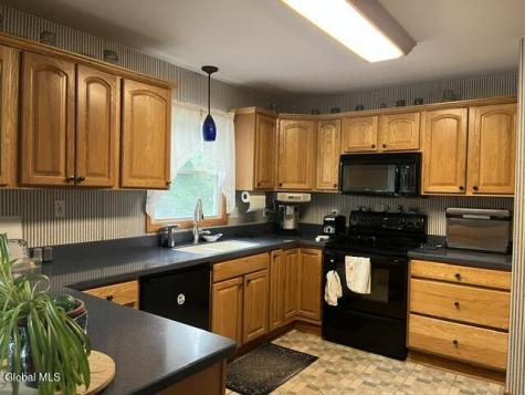10 Maybrook Drive Schenectady NY 12302