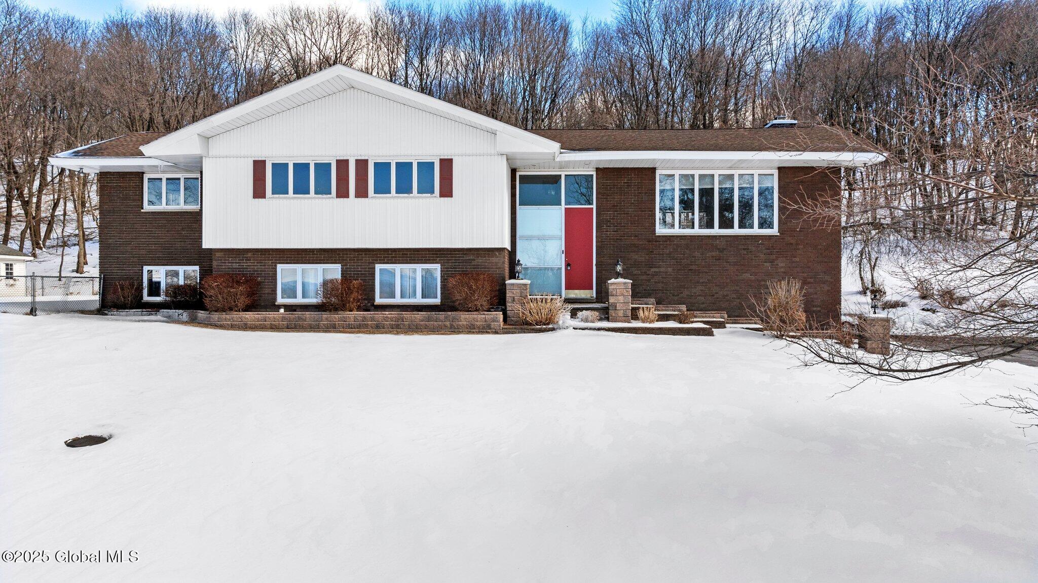 30 Oriel Lane Rensselaer NY 12144