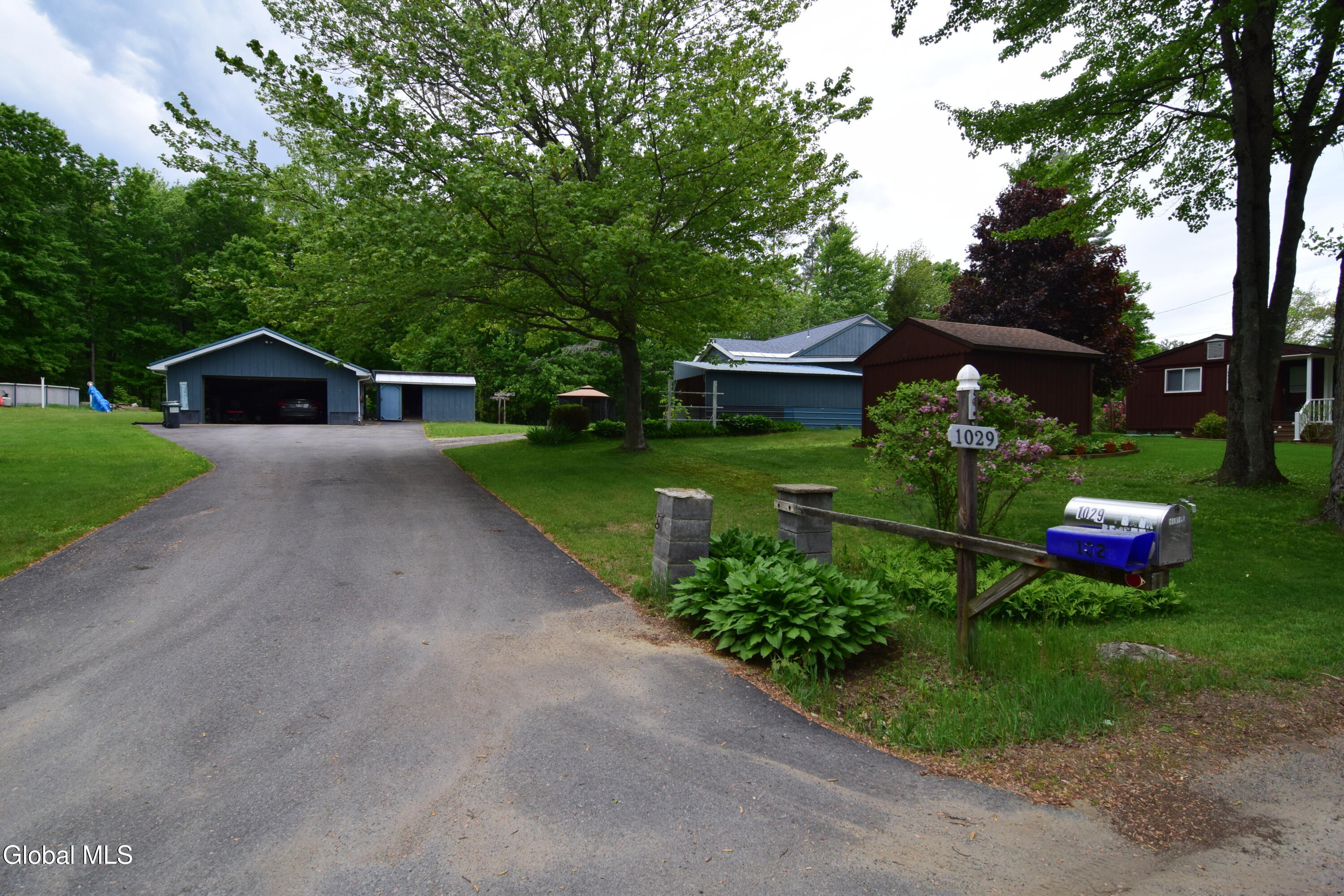 1029 Camp Avenue Broadalbin NY 12025