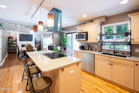 51 Aspen Circle Albany NY 12208