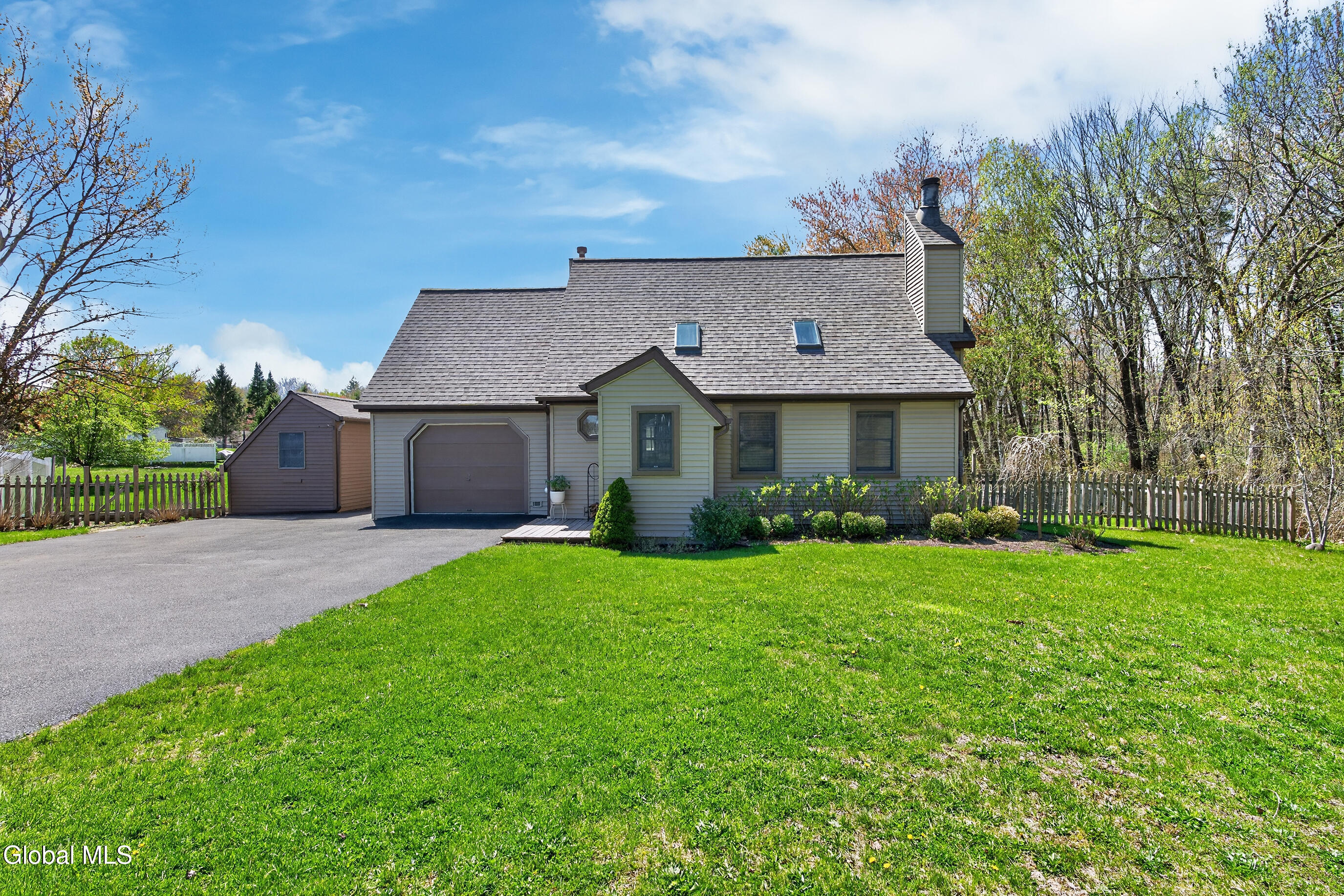 205 Schoolhouse Road Albany NY 12203