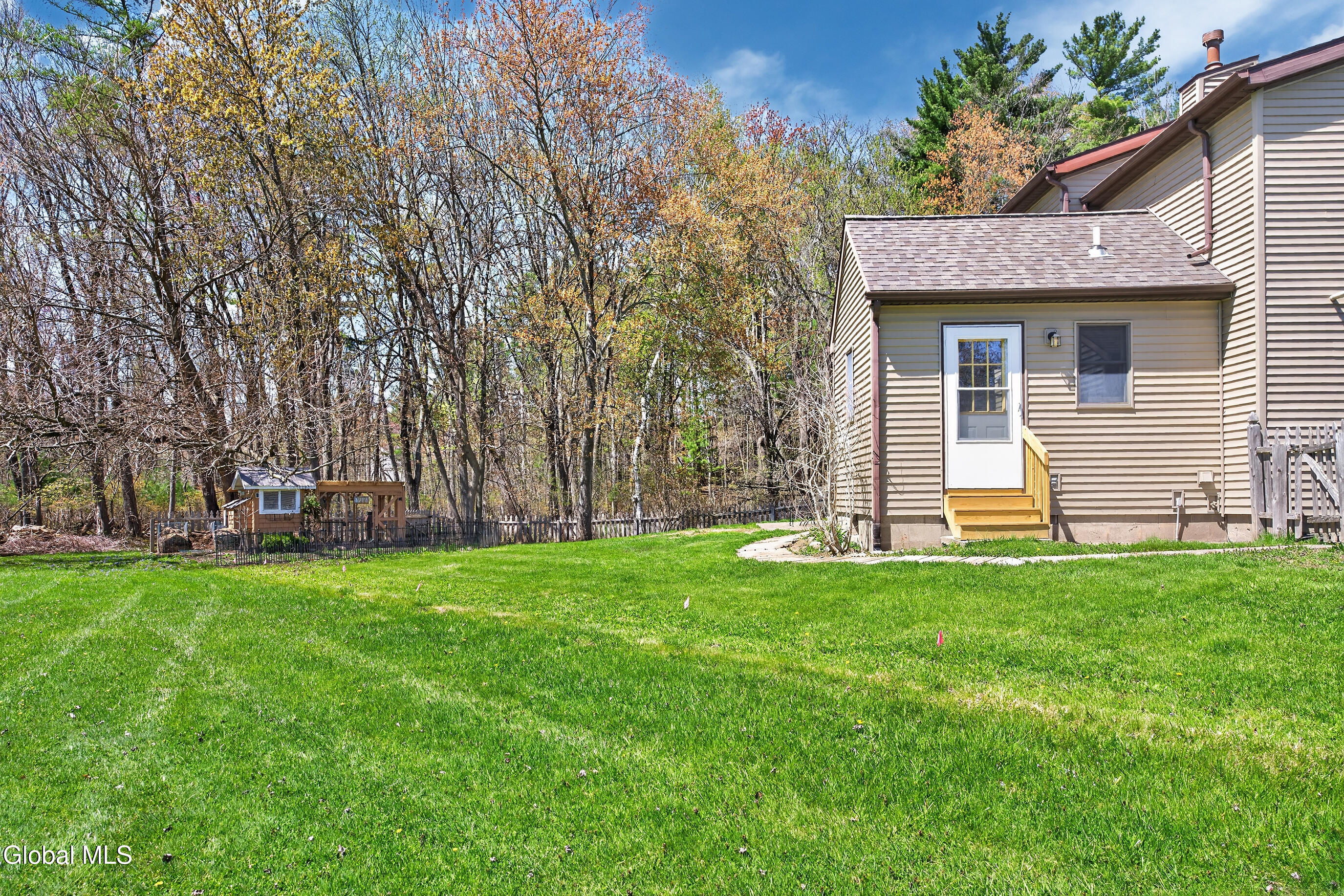 205 Schoolhouse Road Albany NY 12203