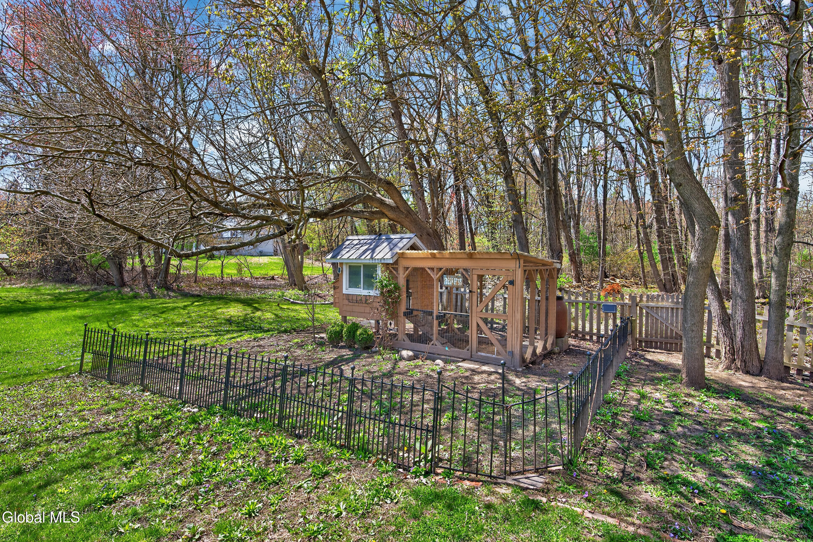 205 Schoolhouse Road Albany NY 12203