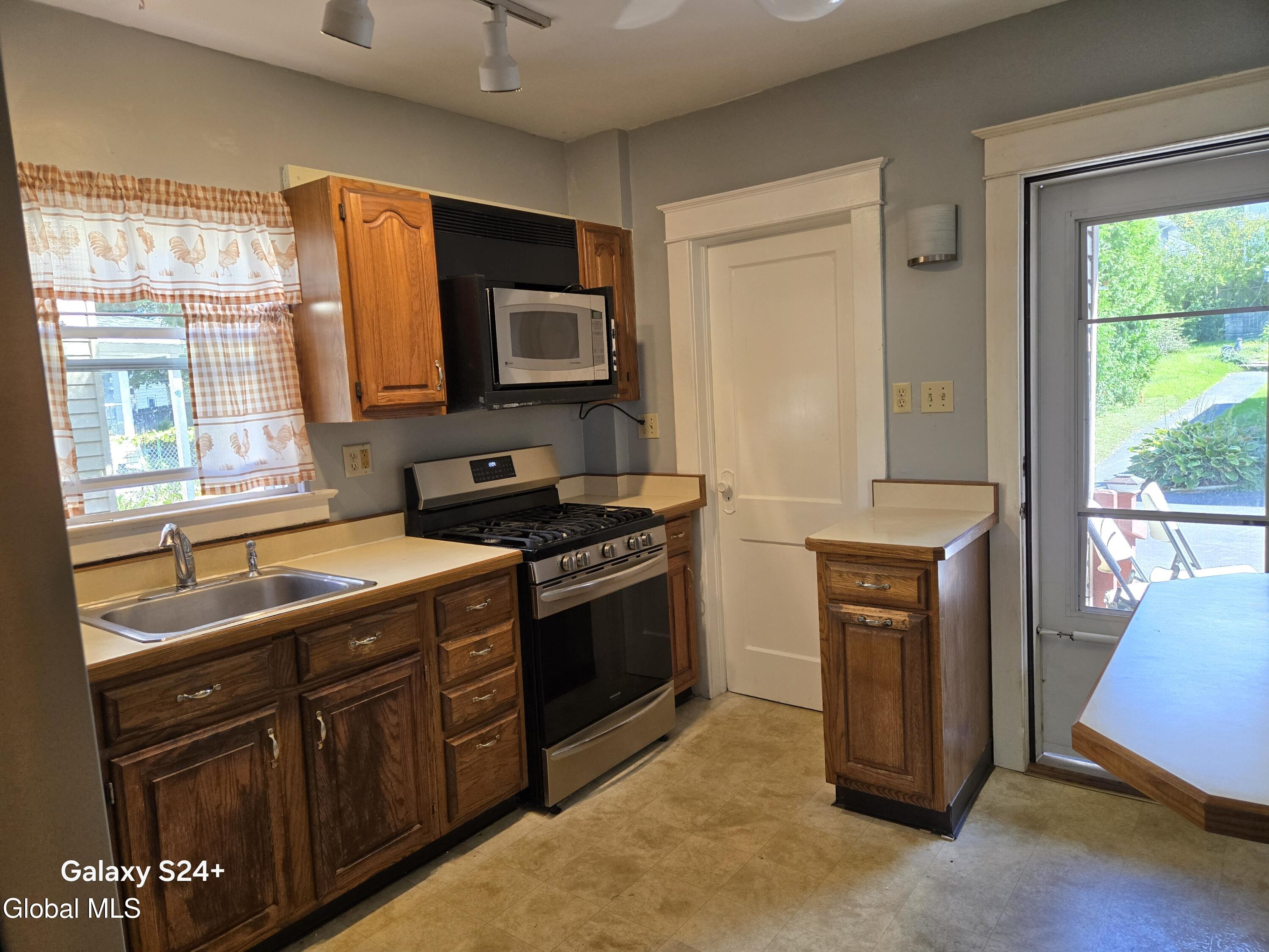 1080 Keyes Avenue Schenectady NY 12309