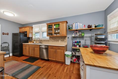 806 Curry Road Schenectady NY 12306