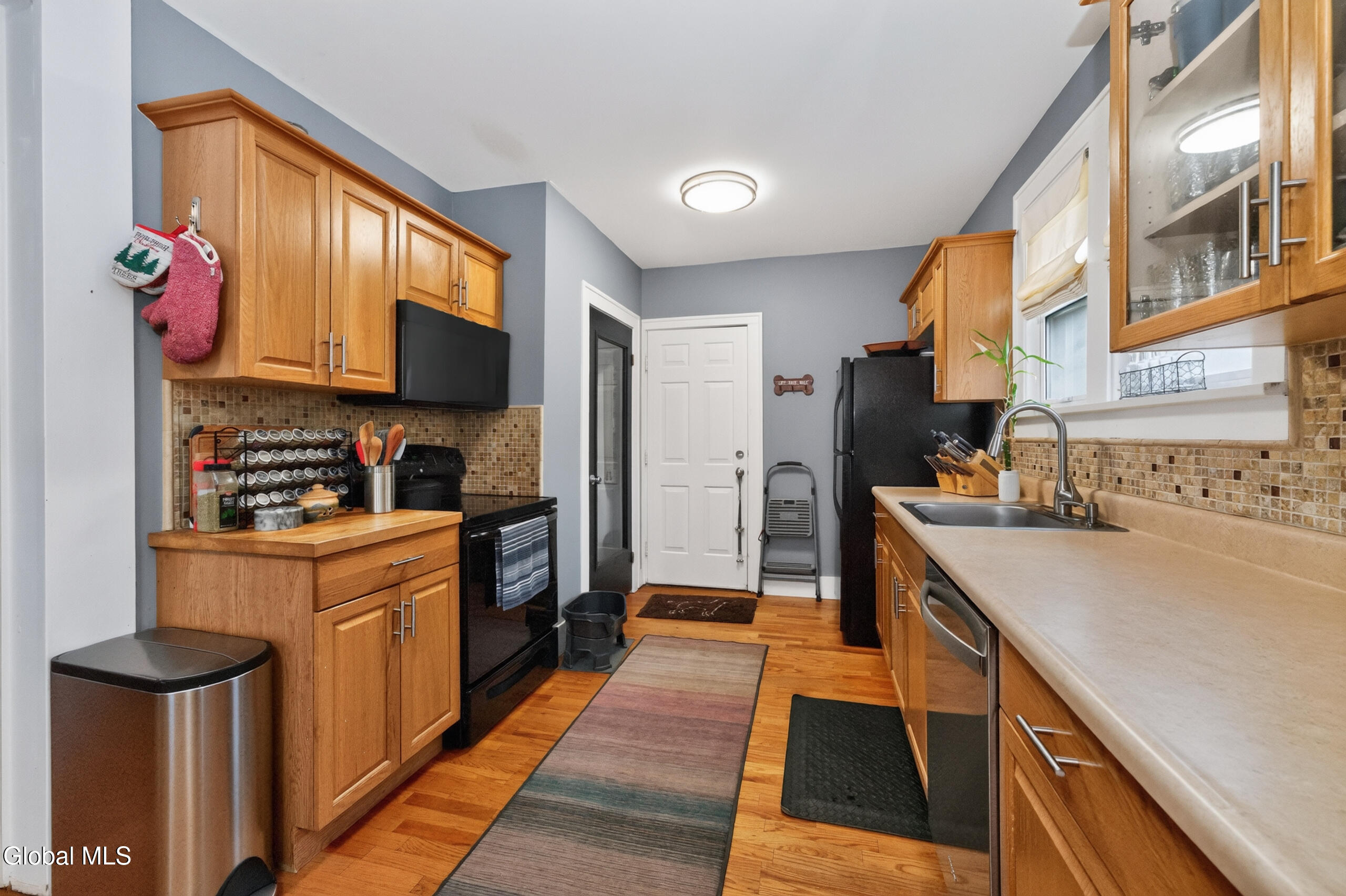 806 Curry Road Schenectady NY 12306
