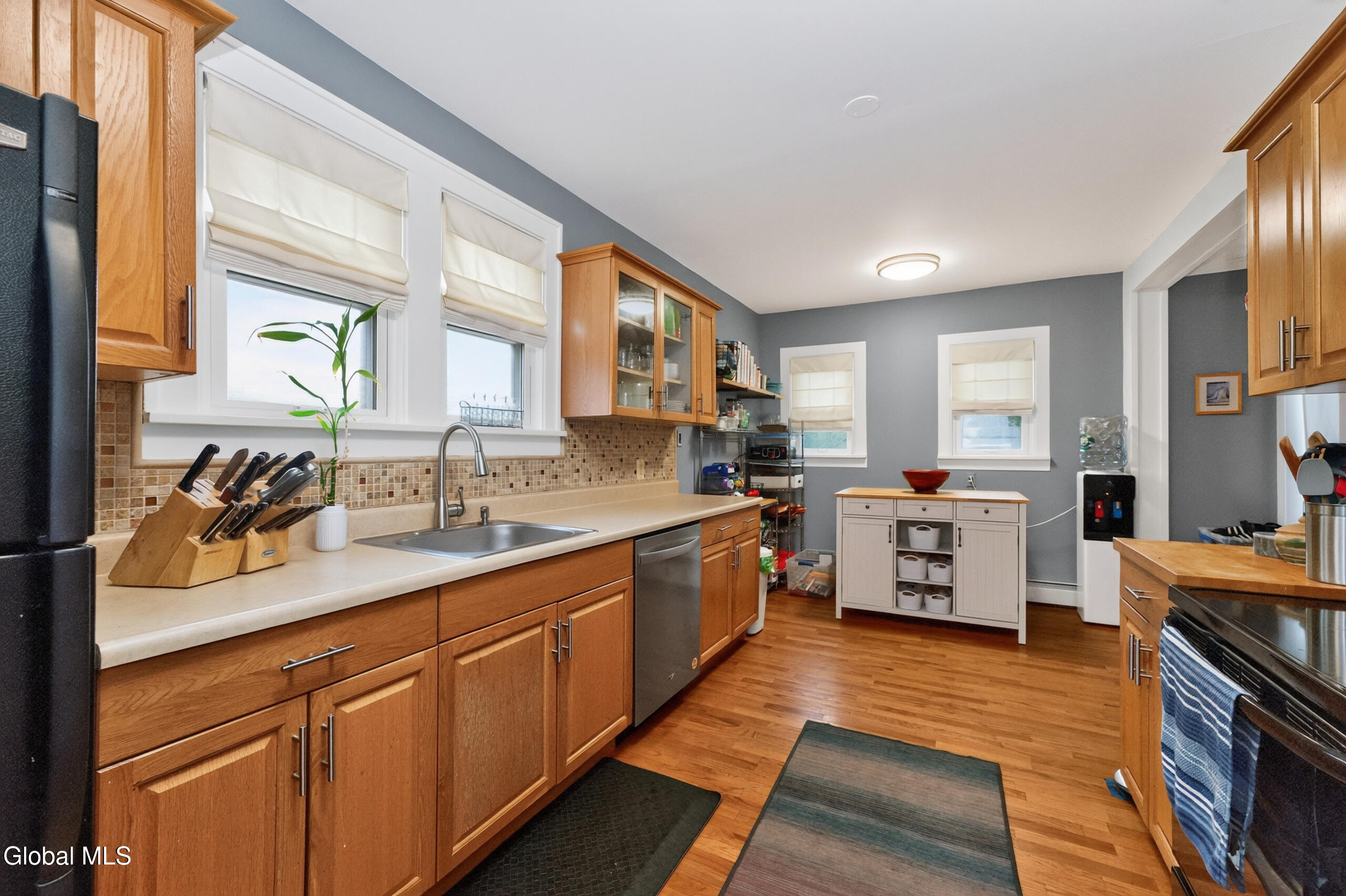 806 Curry Road Schenectady NY 12306