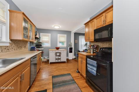 806 Curry Road Schenectady NY 12306