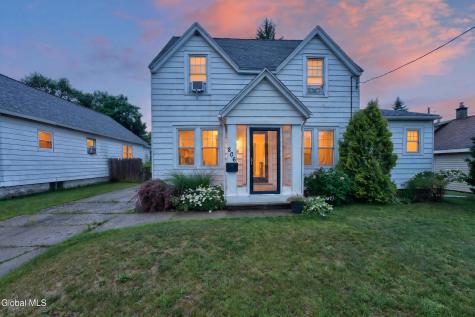 806 Curry Road Schenectady NY 12306
