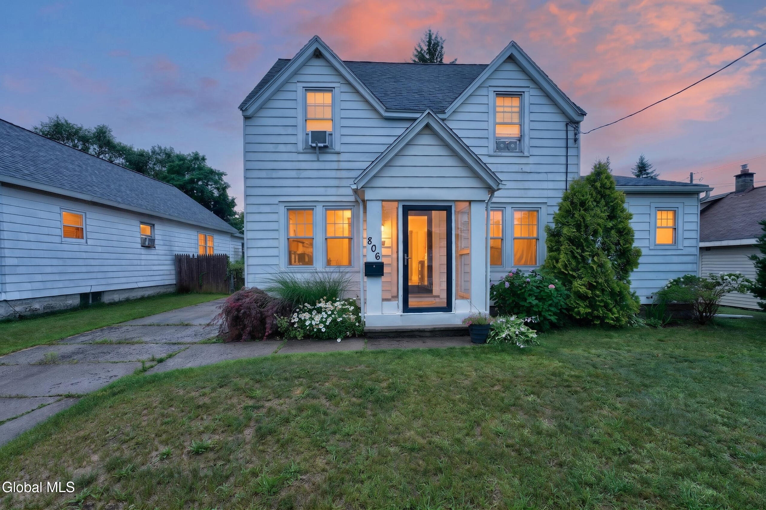 806 Curry Road Schenectady NY 12306