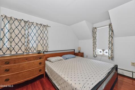 806 Curry Road Schenectady NY 12306