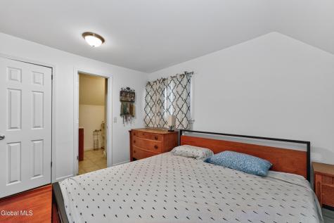 806 Curry Road Schenectady NY 12306