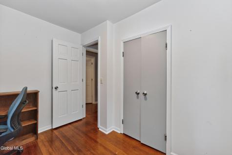 806 Curry Road Schenectady NY 12306