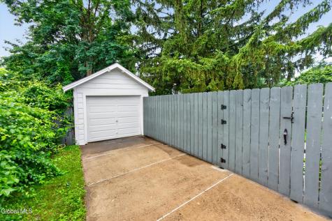 806 Curry Road Schenectady NY 12306