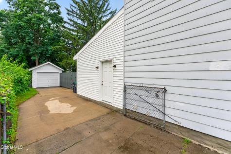 806 Curry Road Schenectady NY 12306