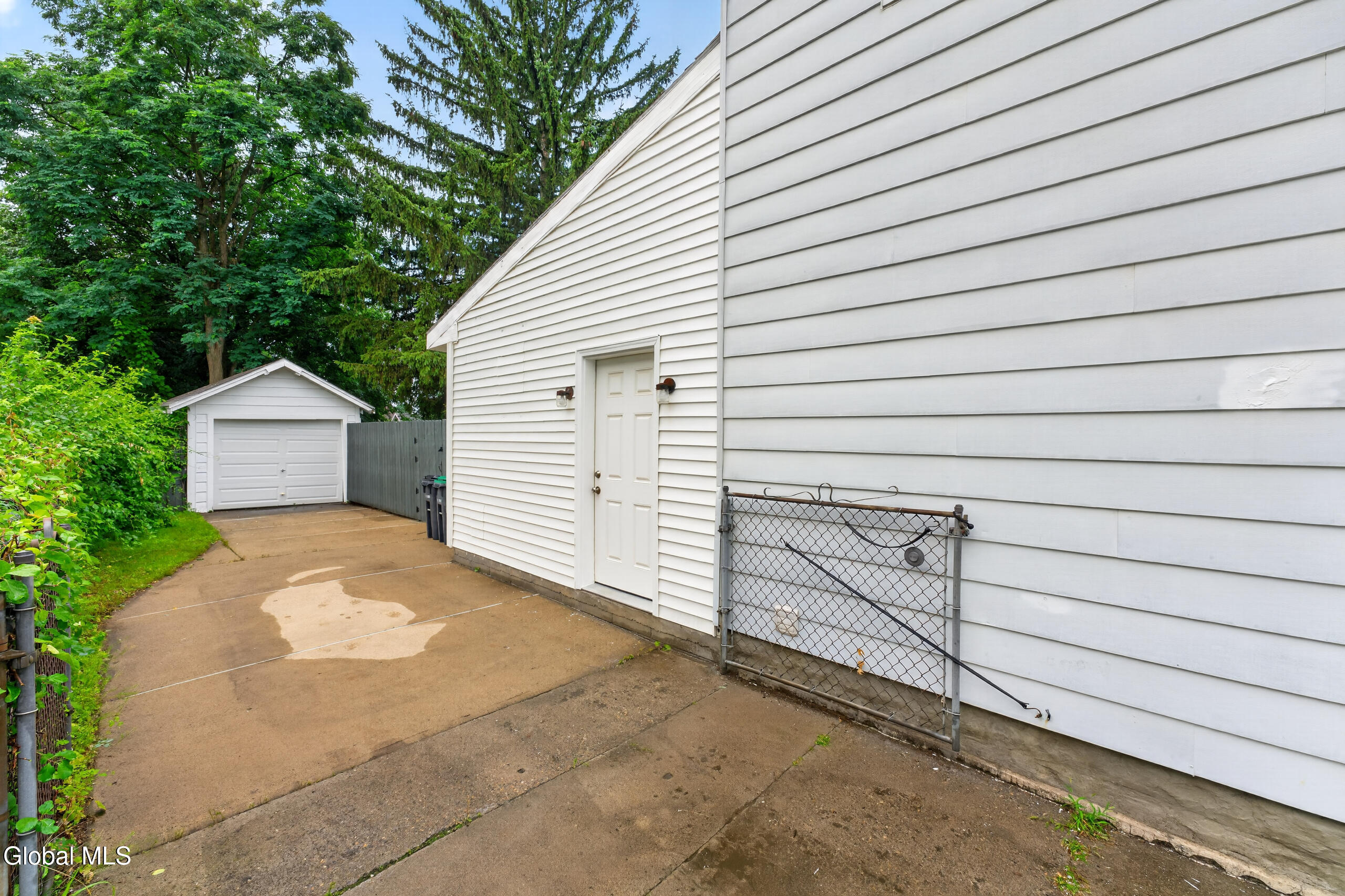 806 Curry Road Schenectady NY 12306