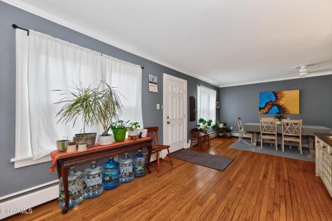 806 Curry Road Schenectady NY 12306