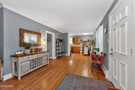 806 Curry Road Schenectady NY 12306