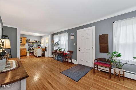 806 Curry Road Schenectady NY 12306