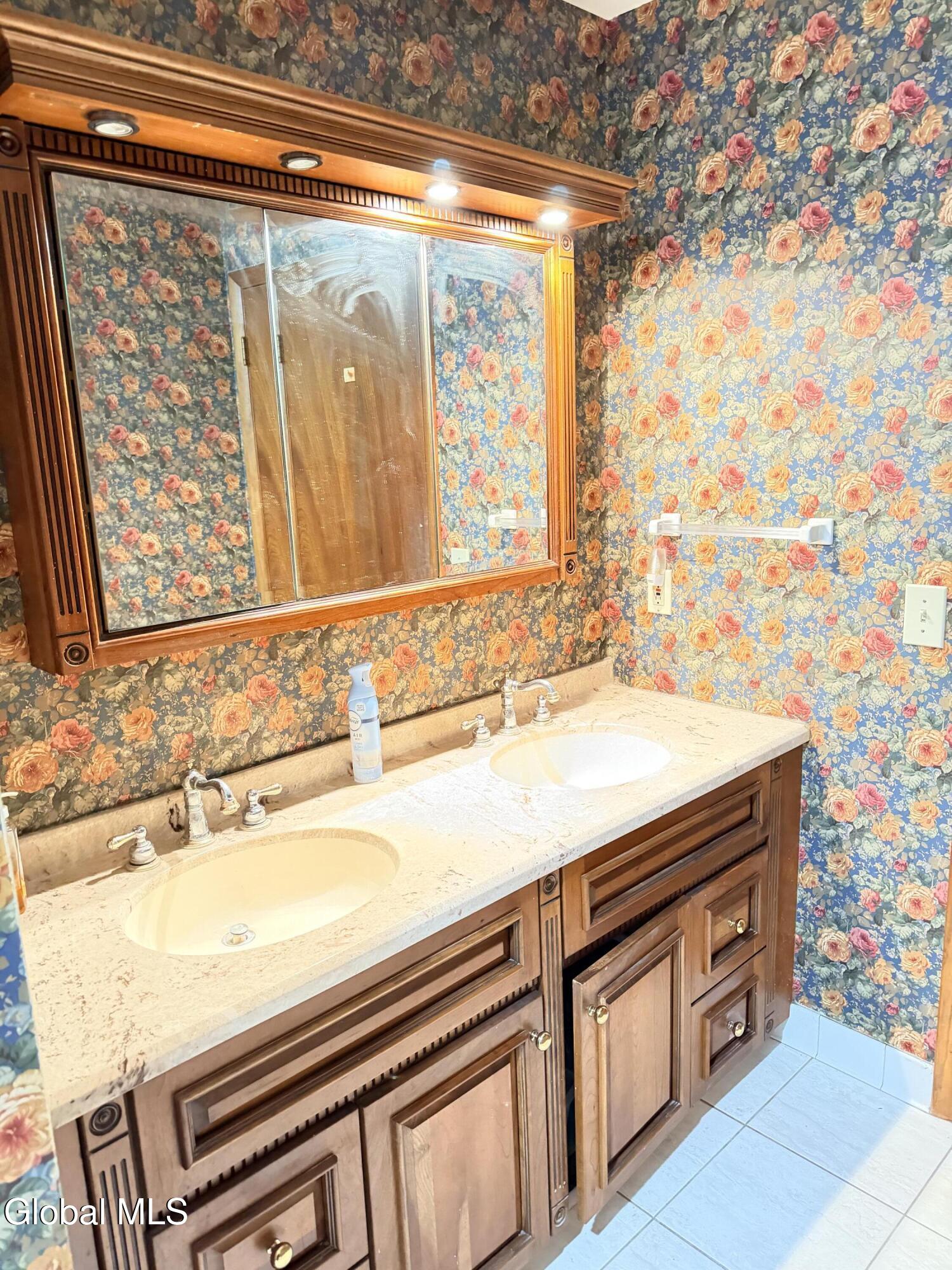 9 Anne Drive Schenectady NY 12303