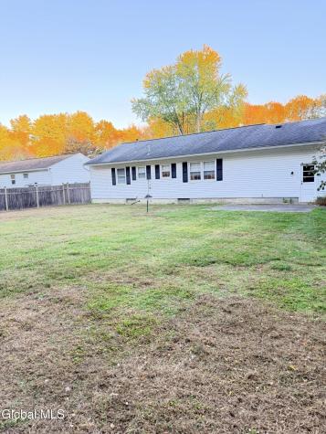 9 Anne Drive Schenectady NY 12303