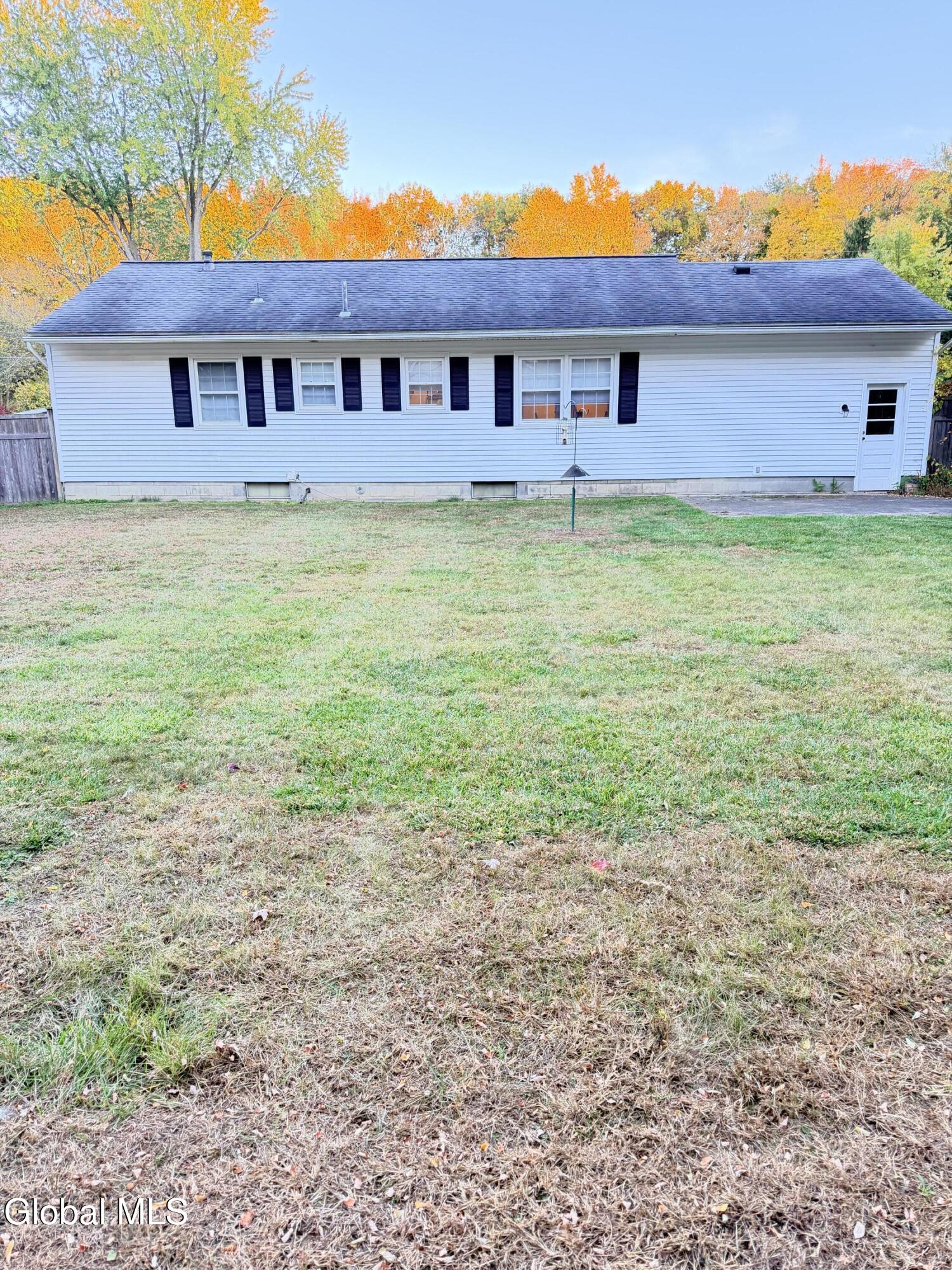 9 Anne Drive Schenectady NY 12303