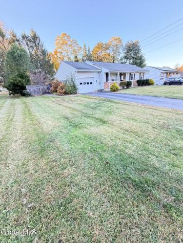 9 Anne Drive Schenectady NY 12303