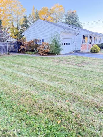 9 Anne Drive Schenectady NY 12303