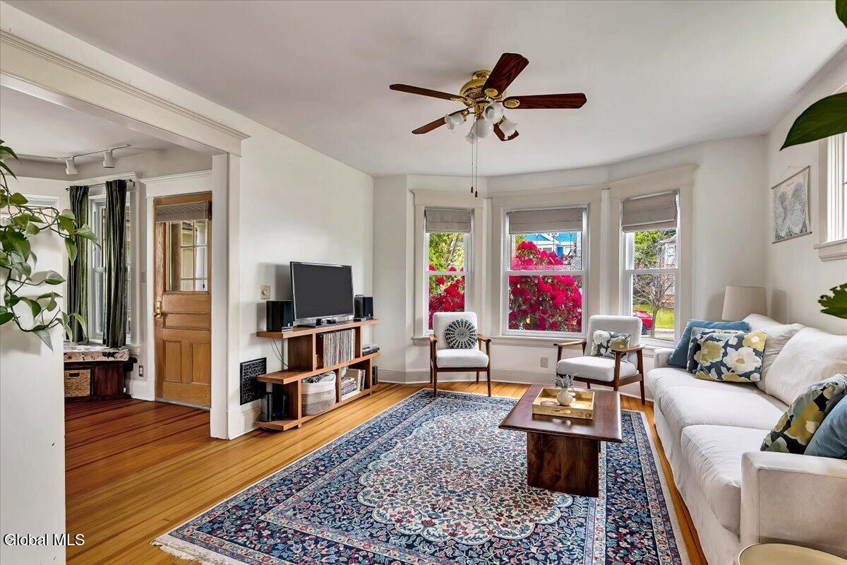 1328 Glenwood Boulevard Schenectady NY 12308