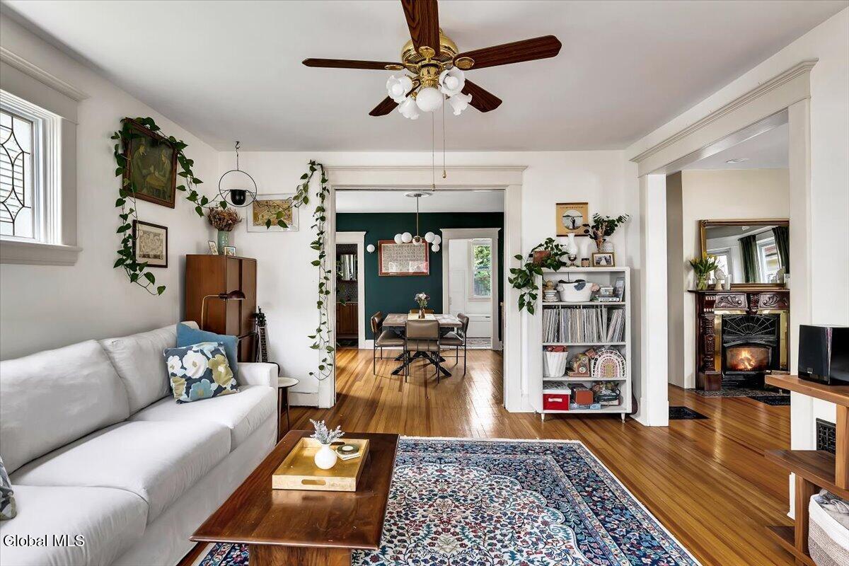 1328 Glenwood Boulevard Schenectady NY 12308