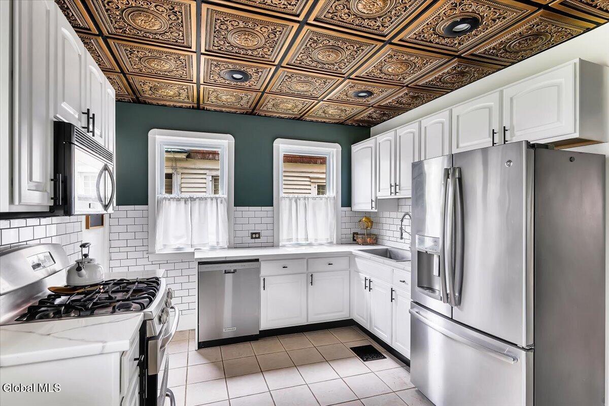 1328 Glenwood Boulevard Schenectady NY 12308