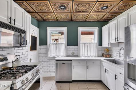 1328 Glenwood Boulevard Schenectady NY 12308