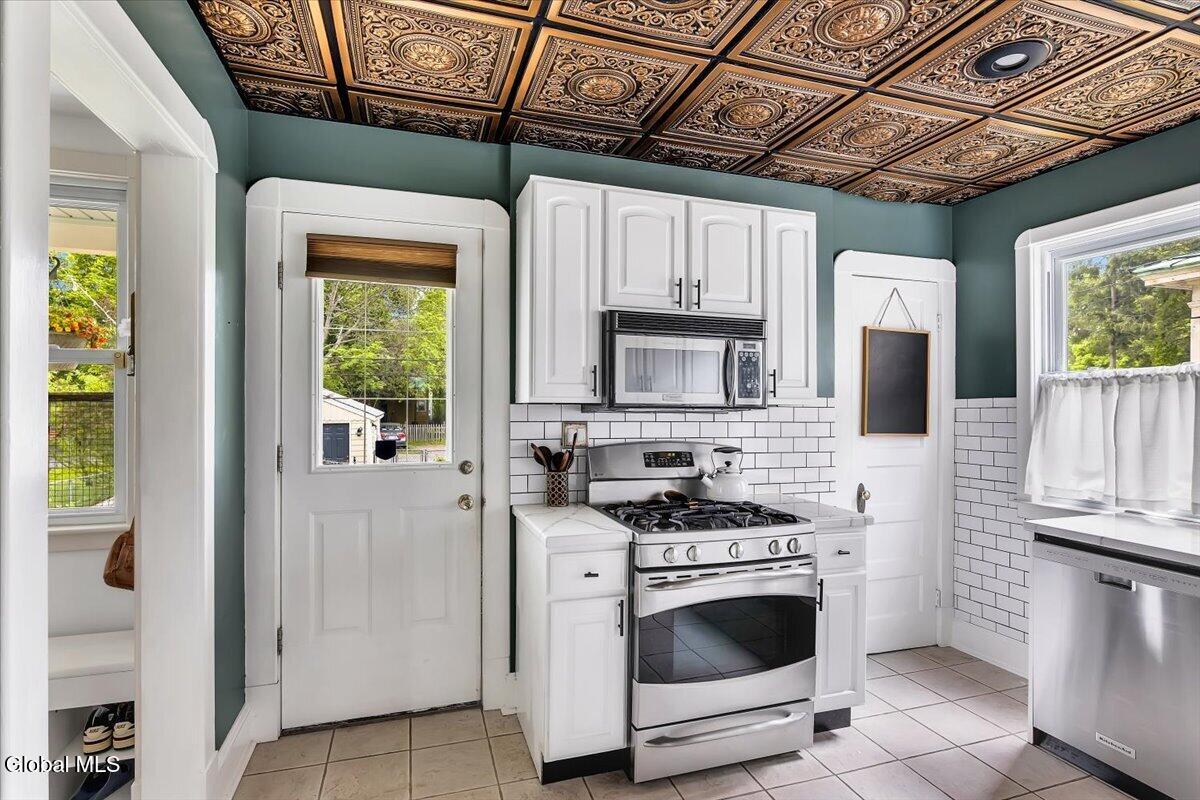 1328 Glenwood Boulevard Schenectady NY 12308
