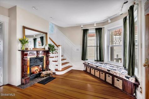 1328 Glenwood Boulevard Schenectady NY 12308