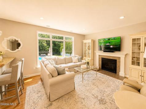 56 Chatsworth Way Clifton Park NY 12065