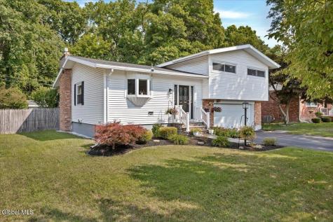 38 Hialeah Drive Colonie NY 12205